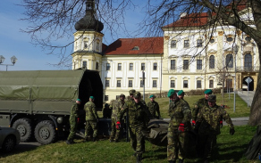 výstavba nafukovacích stanů o Vojenské nemocnice v Olomouci 153. ženijním praporem