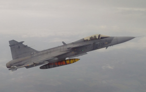 JAS-39 Gripen v letu