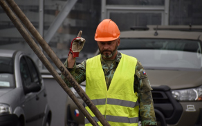 vazac_navadejici_jerabnika.jpg